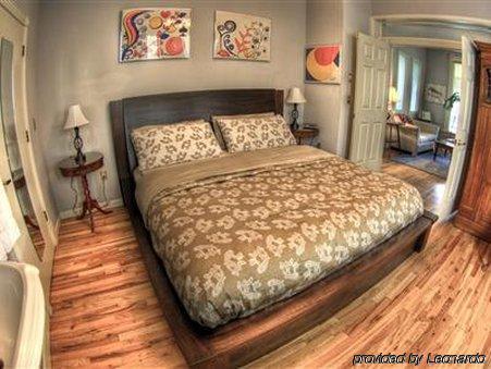 Queen Anne Bed And Breakfast Денвер Номер фото